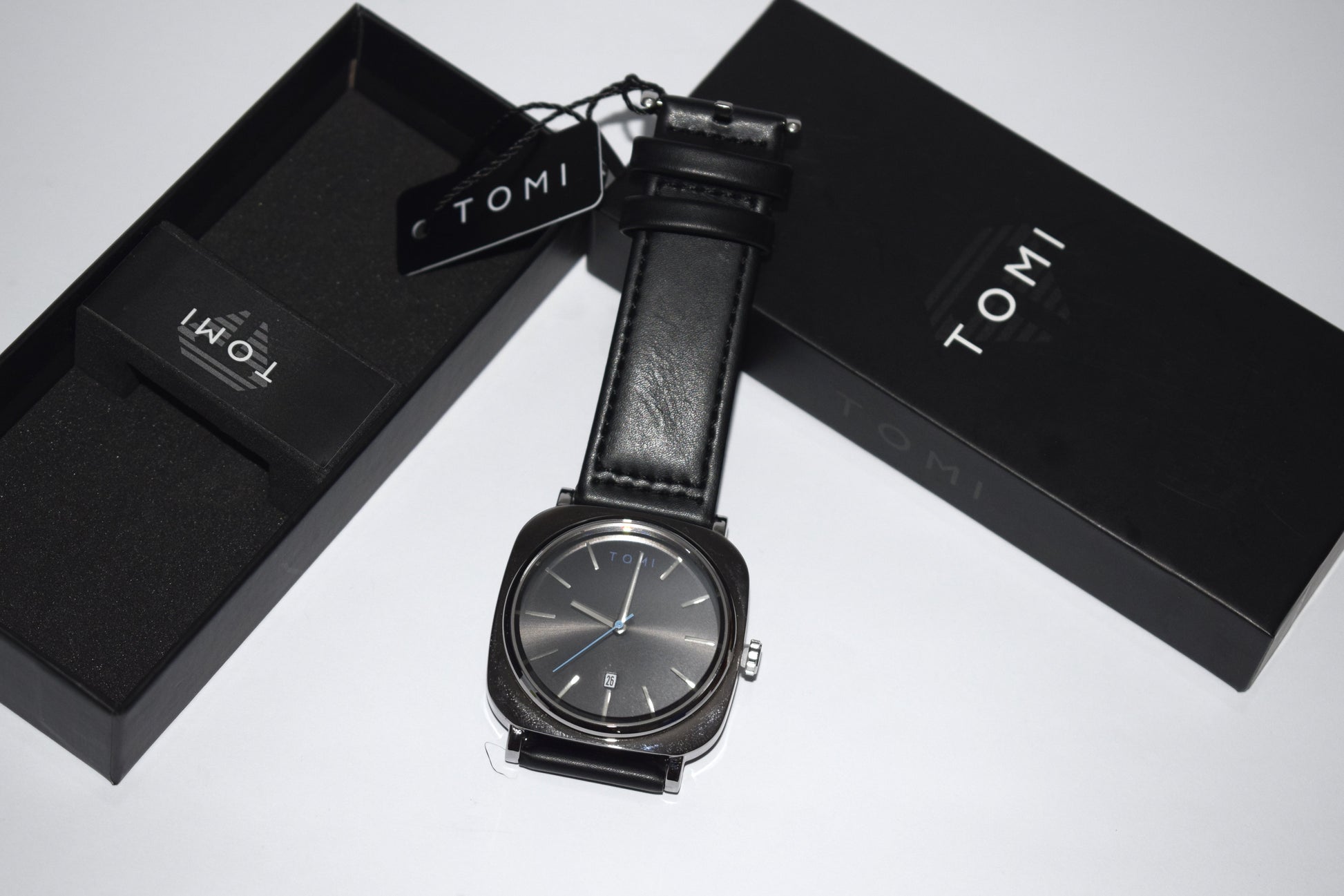 TOMI Mens Watch  leather strap