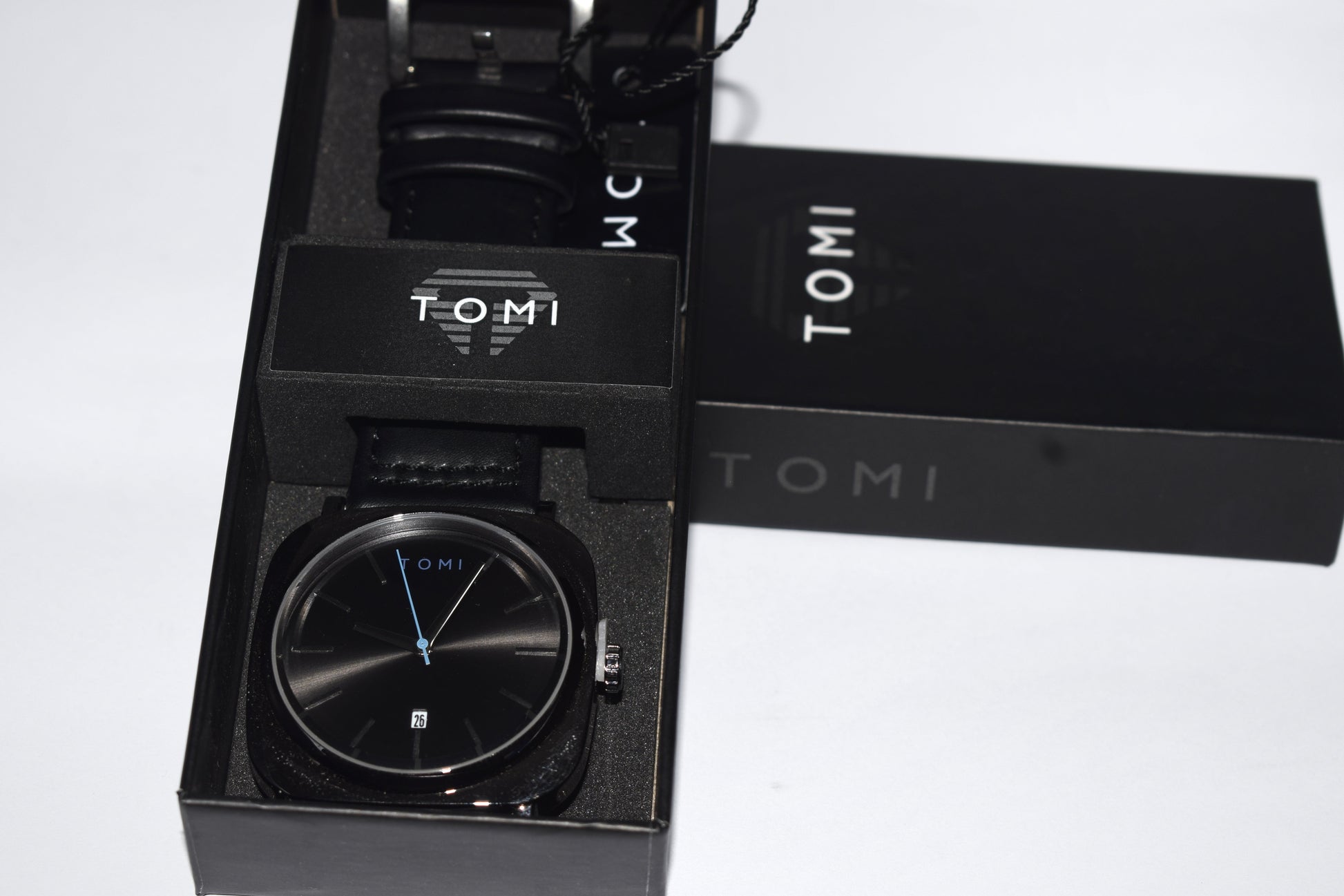 TOMI Mens Watch  leather strap